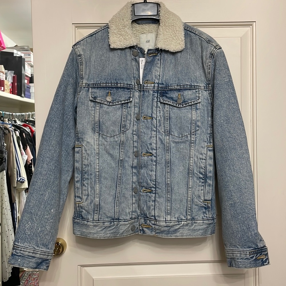 H&M men’s denim jacket with full interior plush Sherpa lining